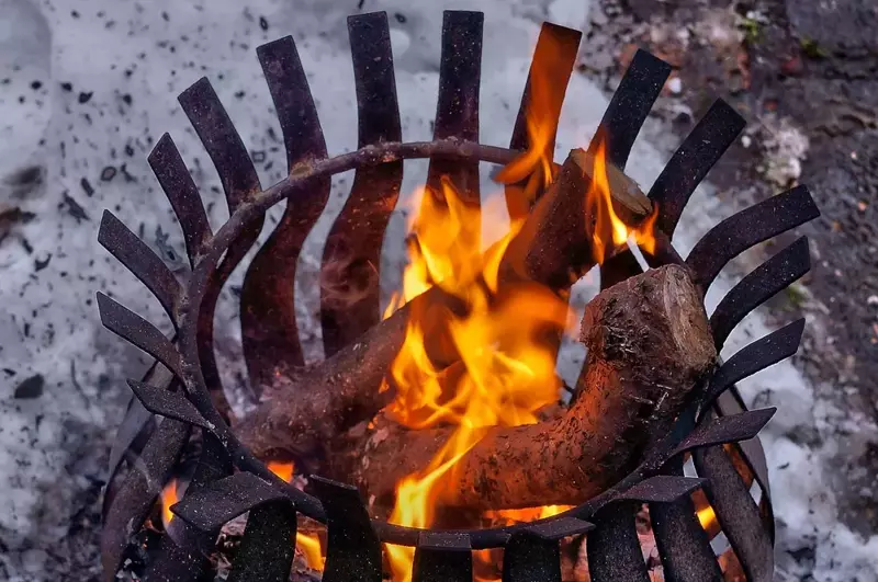 Stay Warm in Winter With Fire Pits and Chimeneas